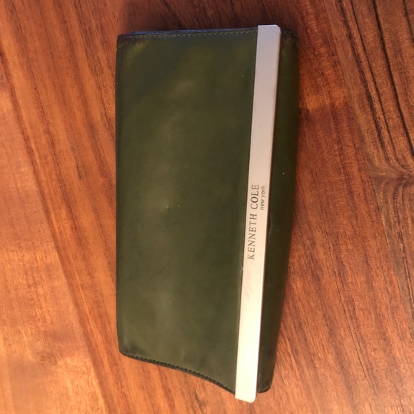 Kenneth Cole leather long wallet - Picture 1 of 3